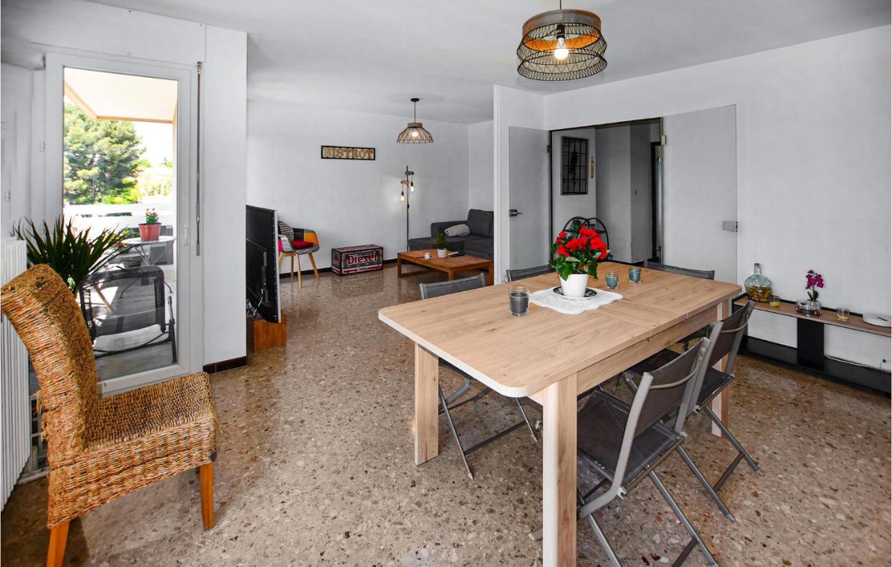 Amazing Apartment In Carpentras With Wifi And 2 Bedrooms エクステリア 写真